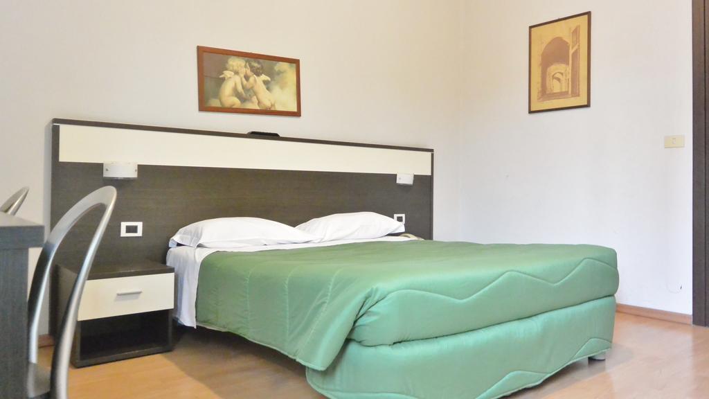 Hotel Arno *
